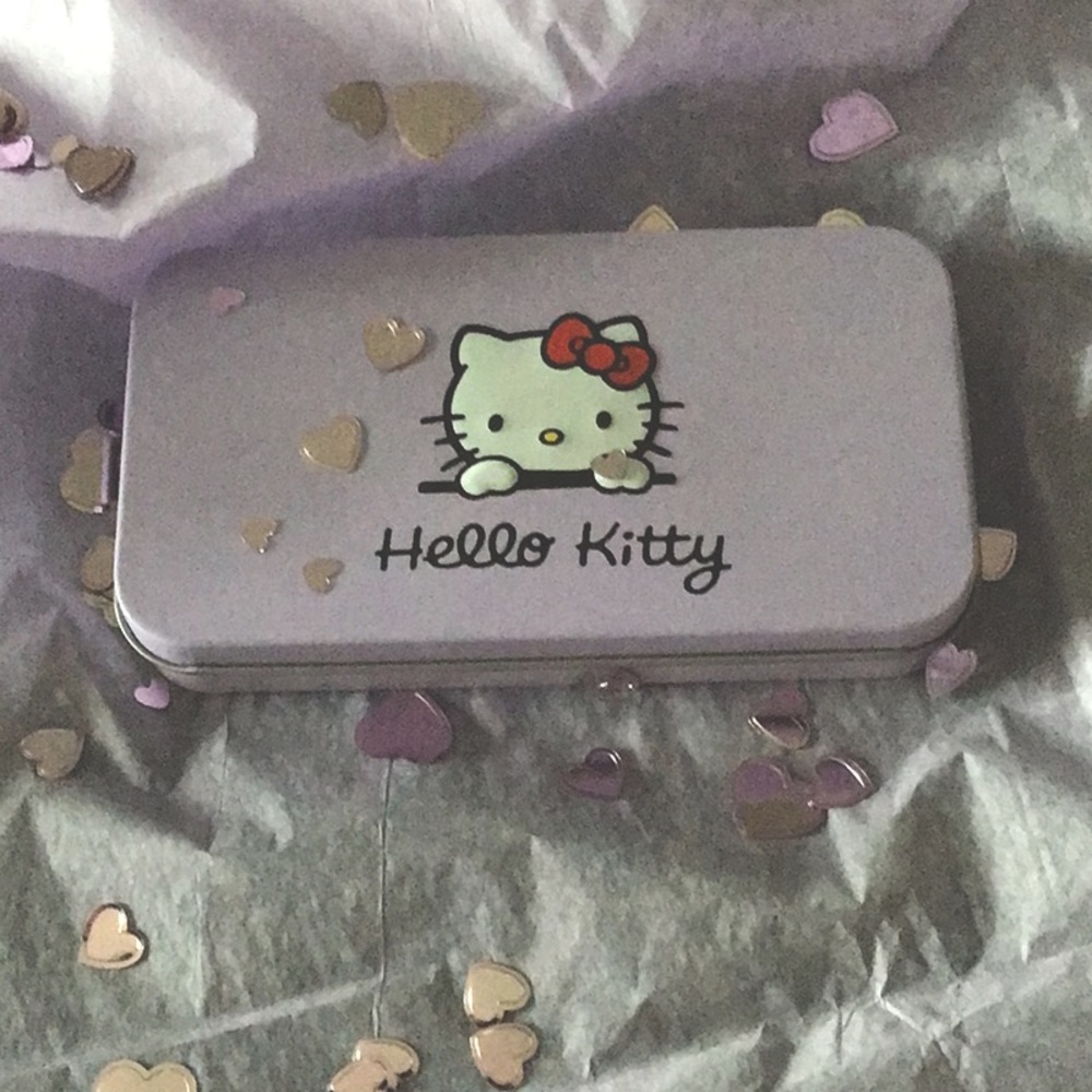 7 Piece Pink Hello Kitty Makeup Brushes